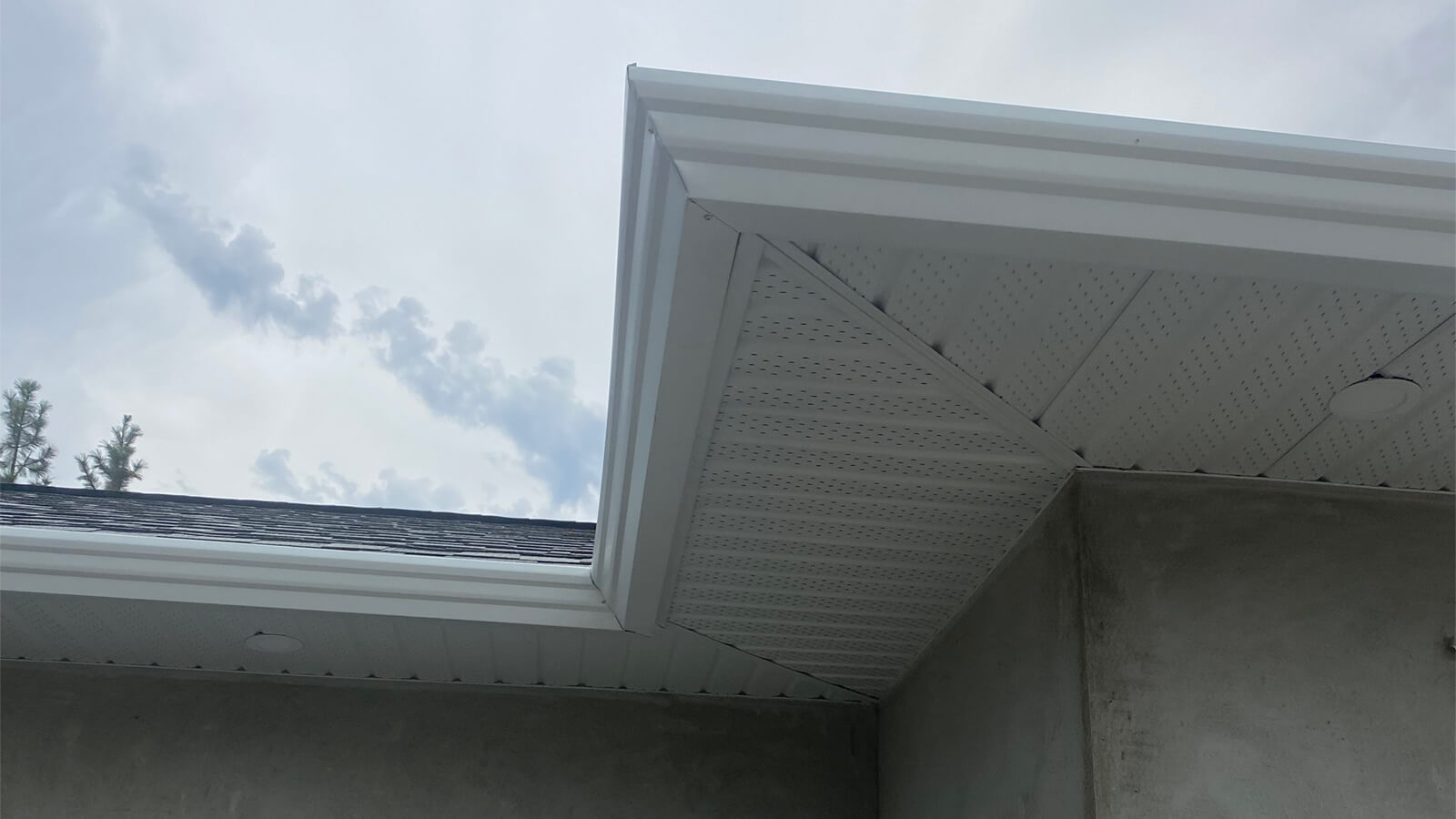 gallery-soffits-eavestroughs